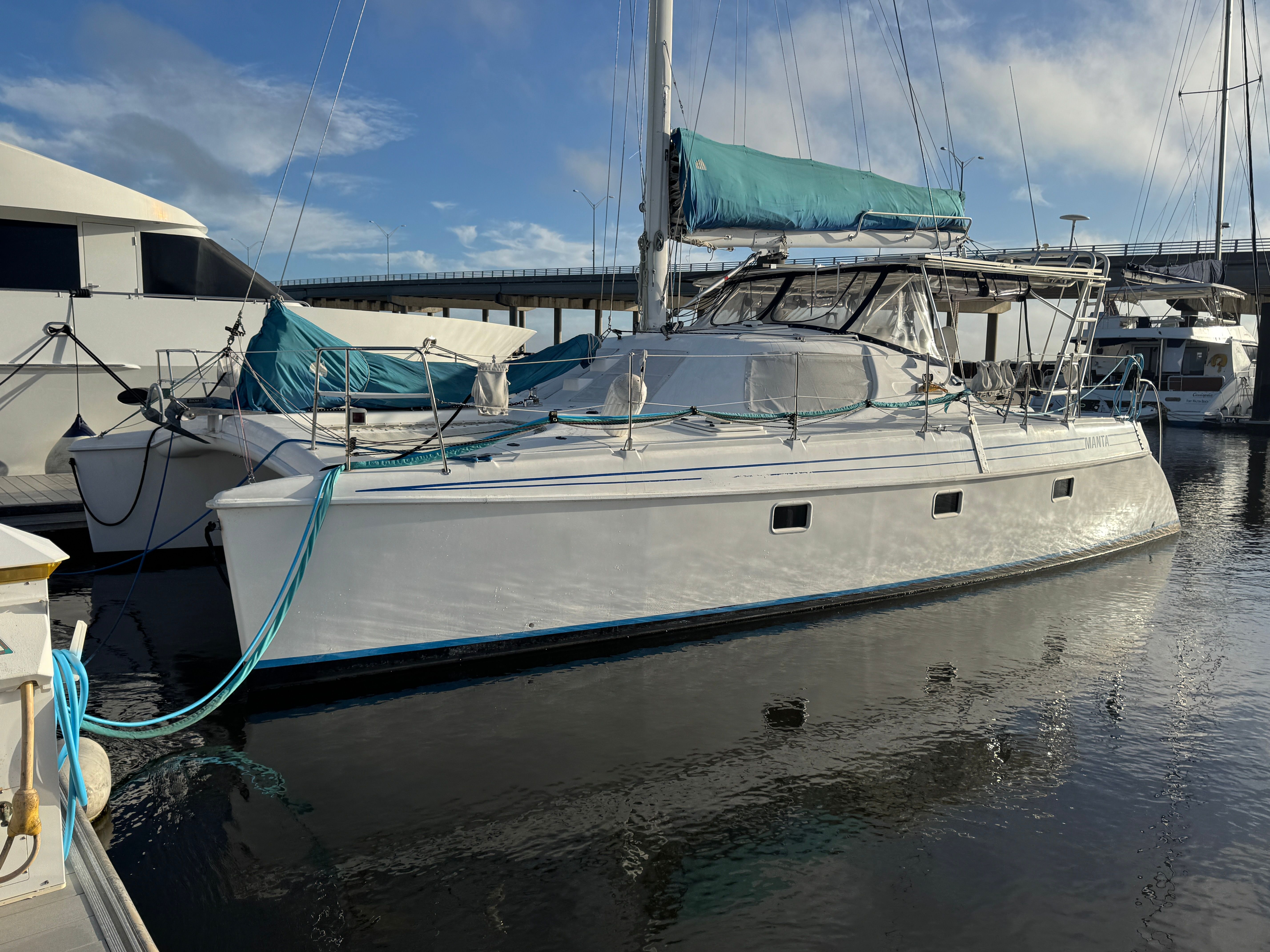 Manta 40'