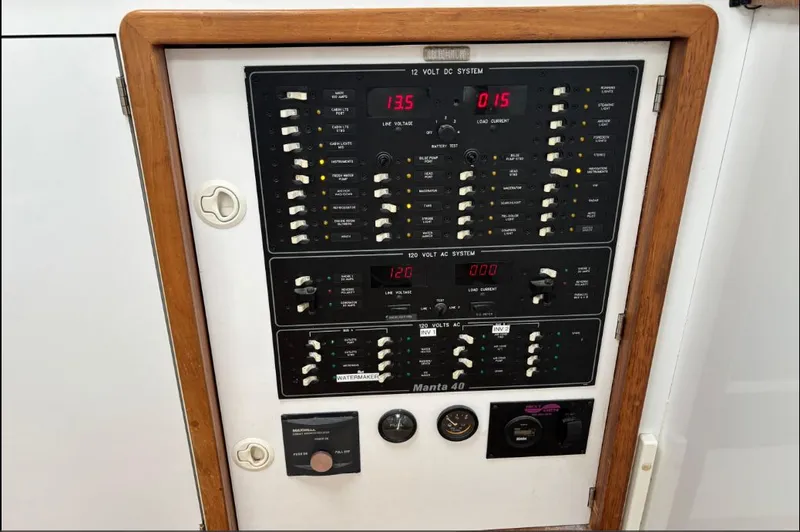 Turtle Speed Yacht Photos Pics 