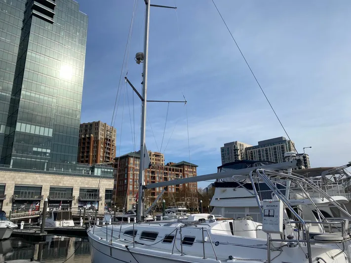  Yacht Photos Pics 2005 Hunter 41AC - Catherine Alease