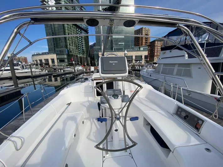  Yacht Photos Pics 2005 Hunter 41AC - Catherine Alease