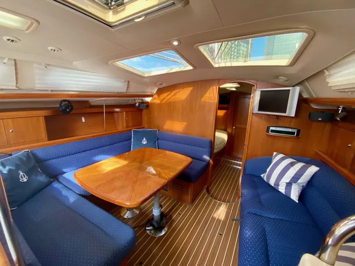  Yacht Photos Pics 2005 Hunter 41AC - Catherine Alease