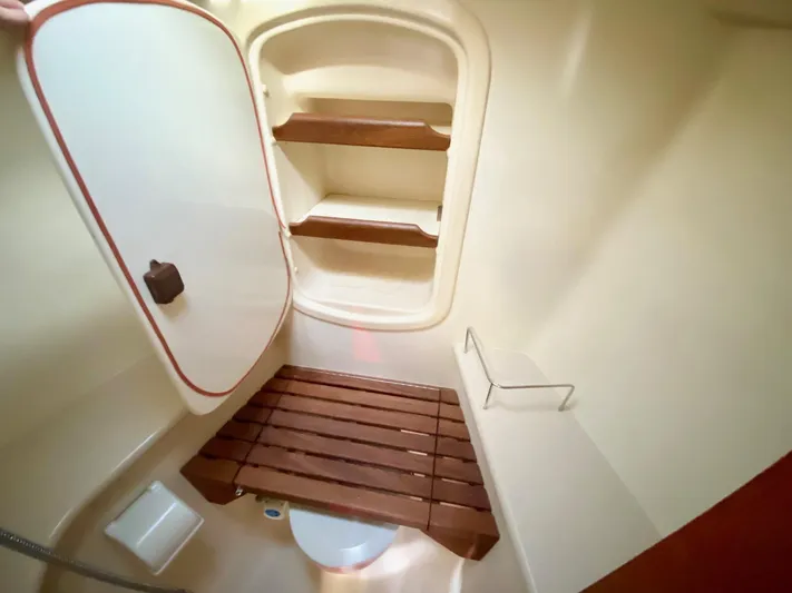  Yacht Photos Pics 2005 Hunter 41AC - Catherine Alease