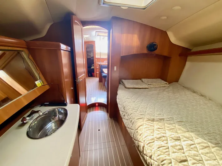  Yacht Photos Pics 2005 Hunter 41AC - Catherine Alease