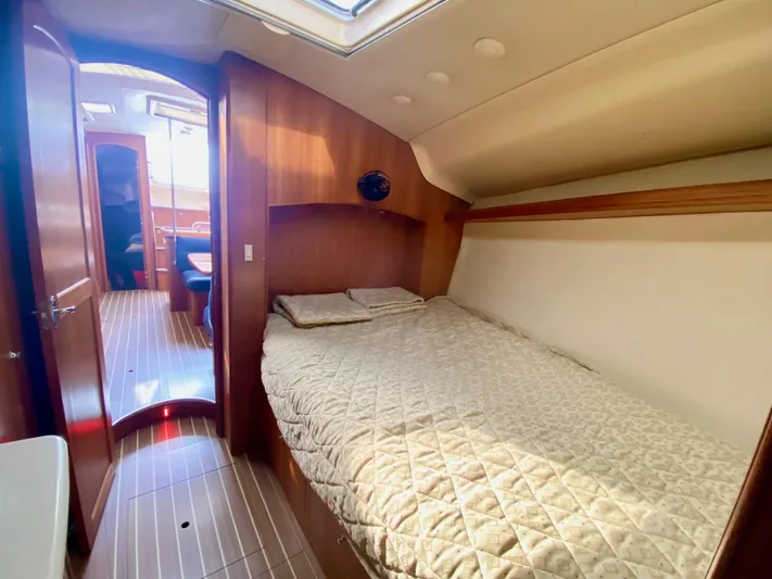  Yacht Photos Pics 2005 Hunter 41AC - Catherine Alease