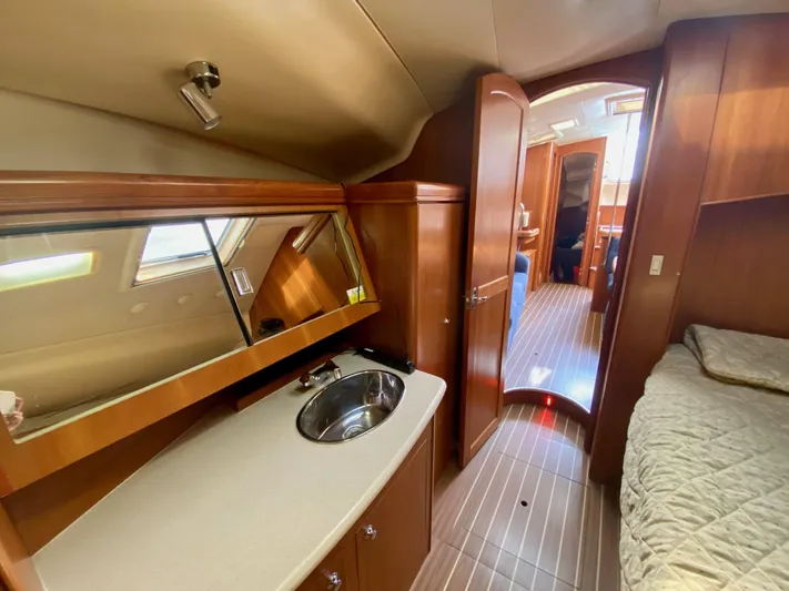  Yacht Photos Pics 2005 Hunter 41AC - Catherine Alease