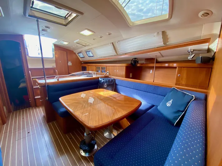  Yacht Photos Pics 2005 Hunter 41AC - Catherine Alease