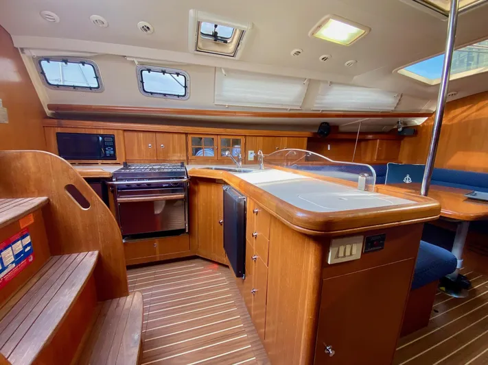  Yacht Photos Pics 2005 Hunter 41AC - Catherine Alease