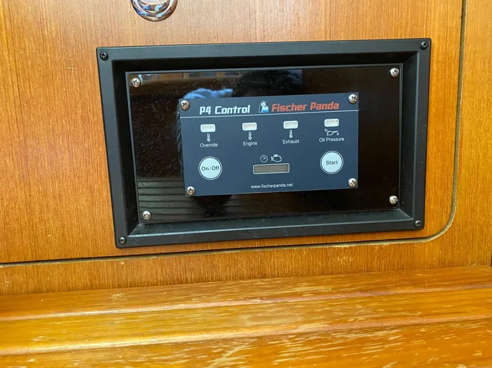  Yacht Photos Pics 2005 Hunter 41AC - Catherine Alease