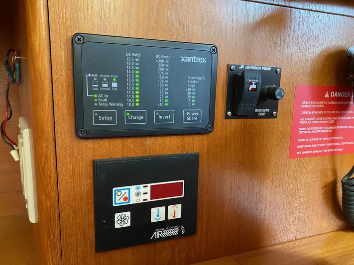  Yacht Photos Pics 2005 Hunter 41AC - Catherine Alease