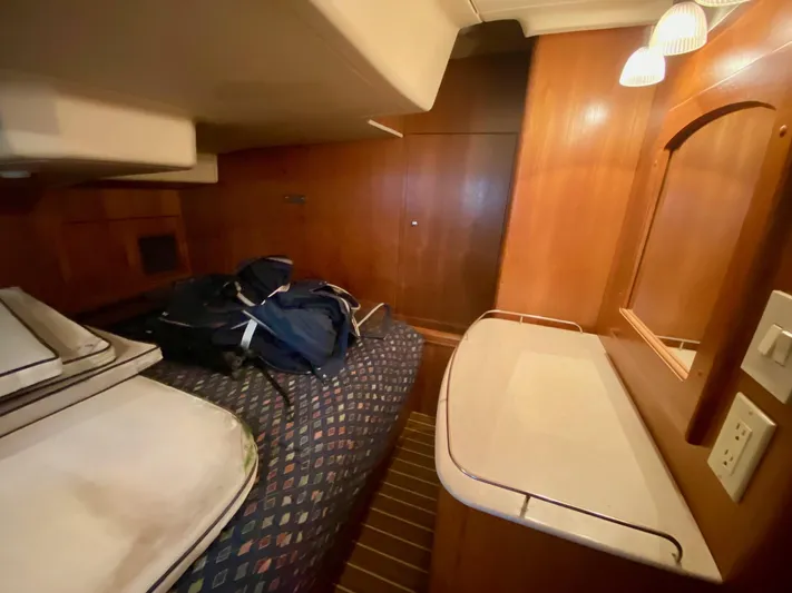  Yacht Photos Pics 2005 Hunter 41AC - Catherine Alease