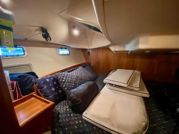  Yacht Photos Pics 2005 Hunter 41AC - Catherine Alease