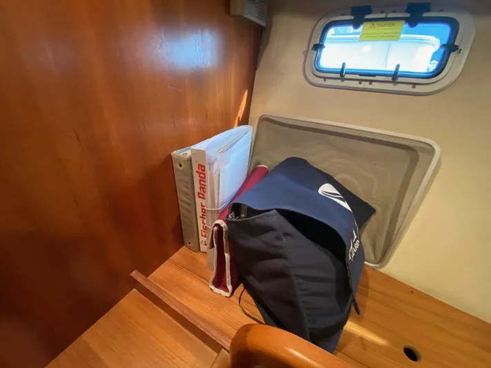  Yacht Photos Pics 2005 Hunter 41AC - Catherine Alease