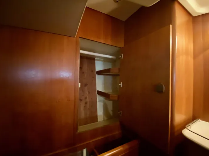  Yacht Photos Pics 2005 Hunter 41AC - Catherine Alease