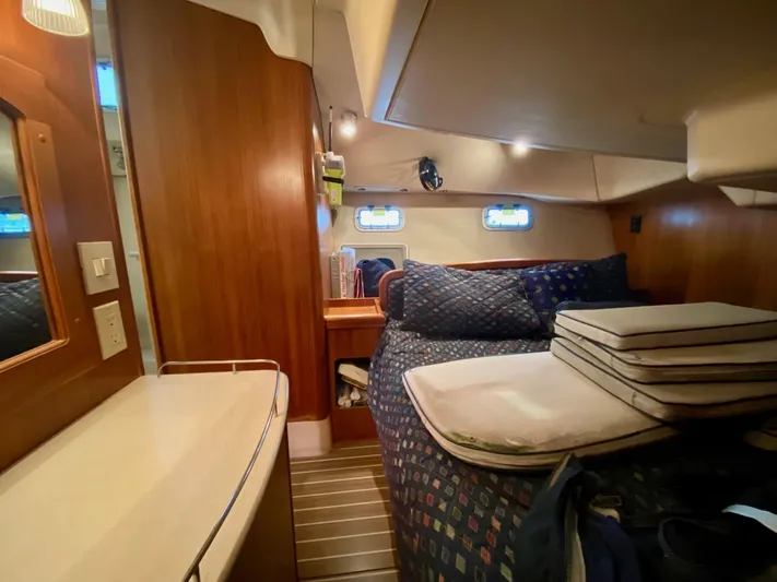  Yacht Photos Pics 2005 Hunter 41AC - Catherine Alease