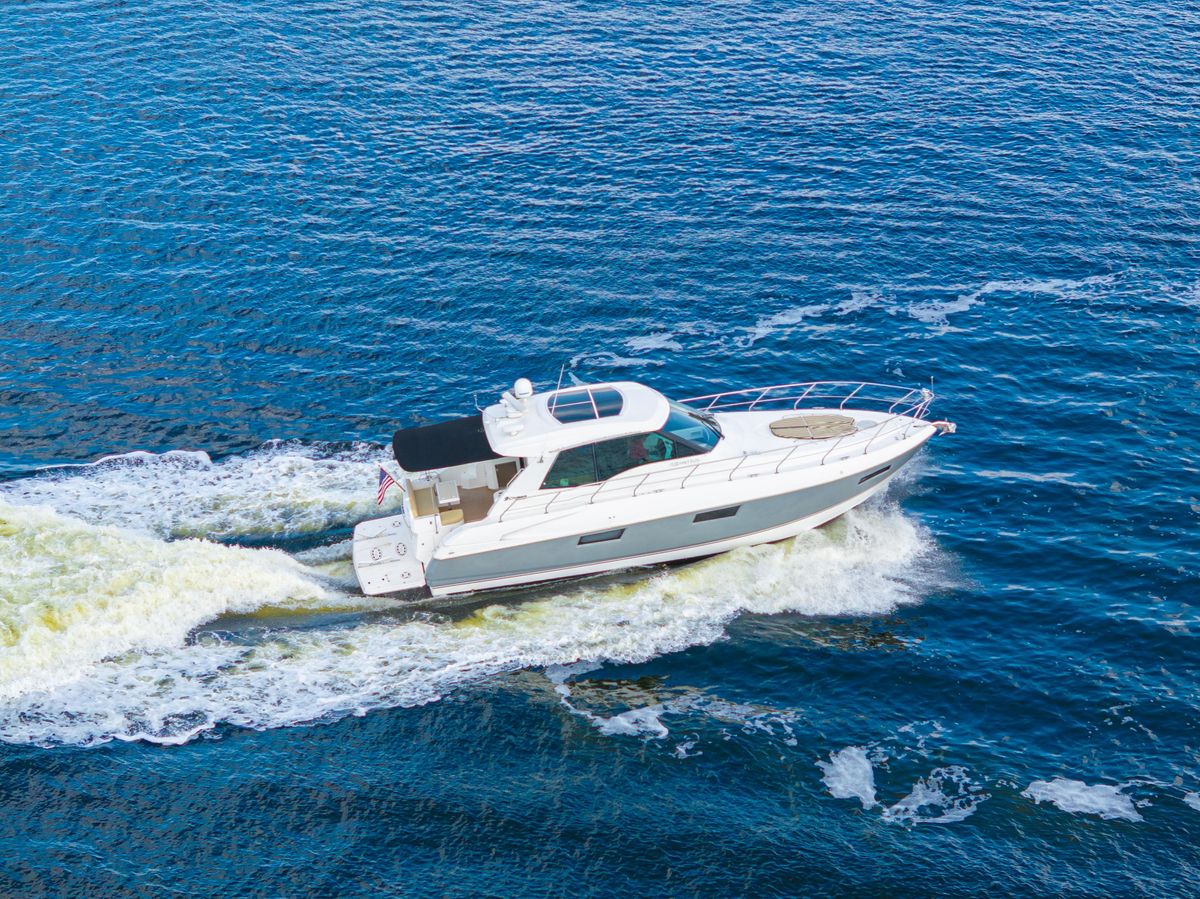 2013 Cruisers Yachts 48 
