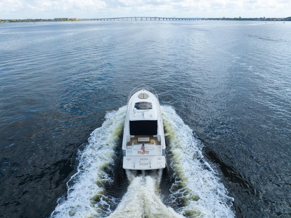 2013 Cruisers Yachts 48 