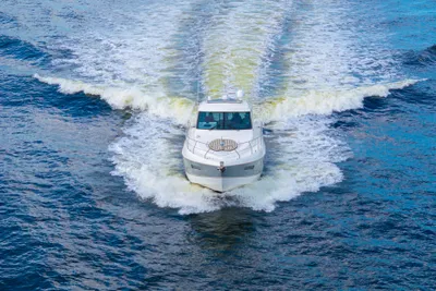 Cruisers Yachts 48 Cantius