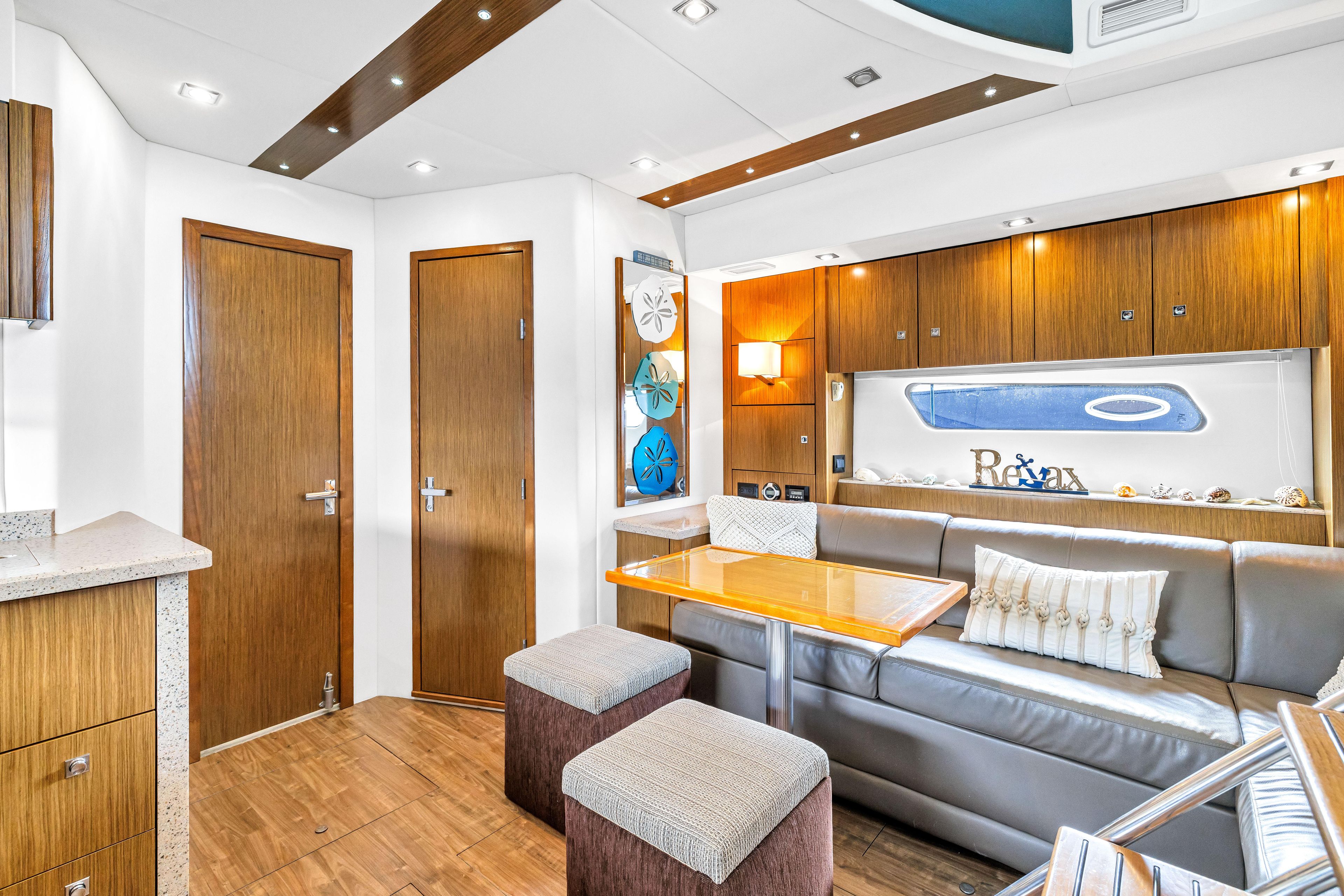 2013 Cruisers Yachts 48 