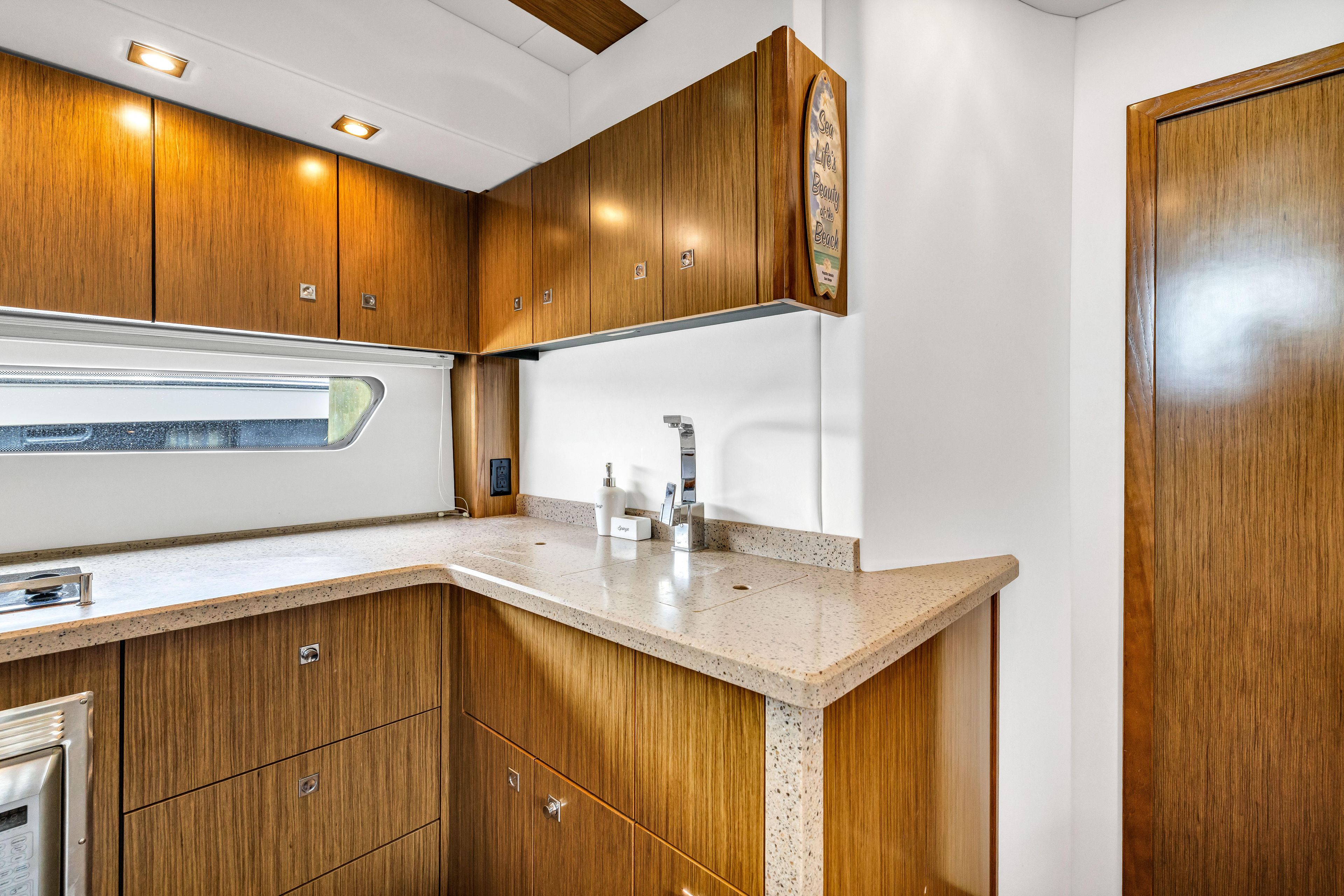 2013 Cruisers Yachts 48 