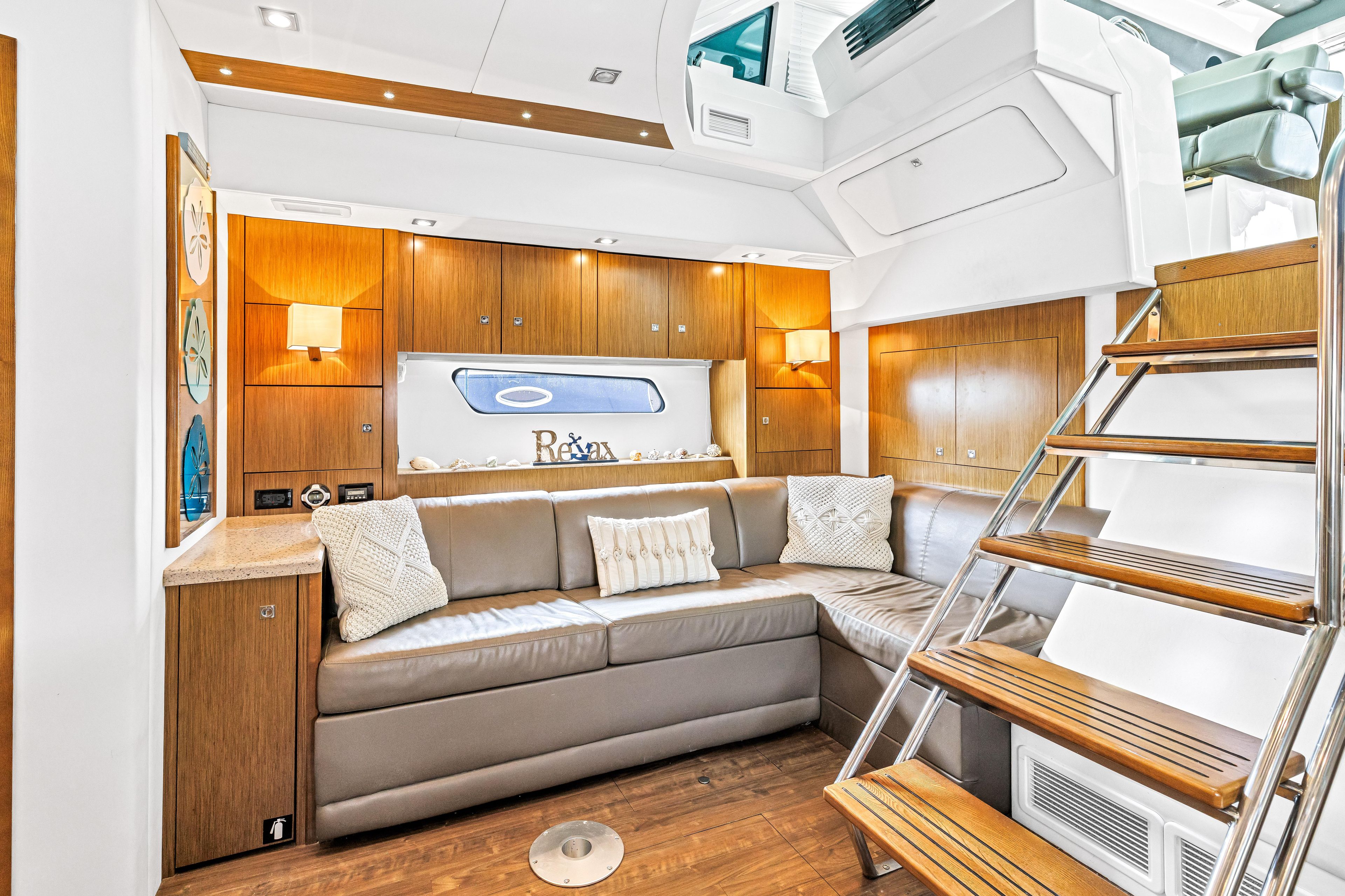 2013 Cruisers Yachts 48 