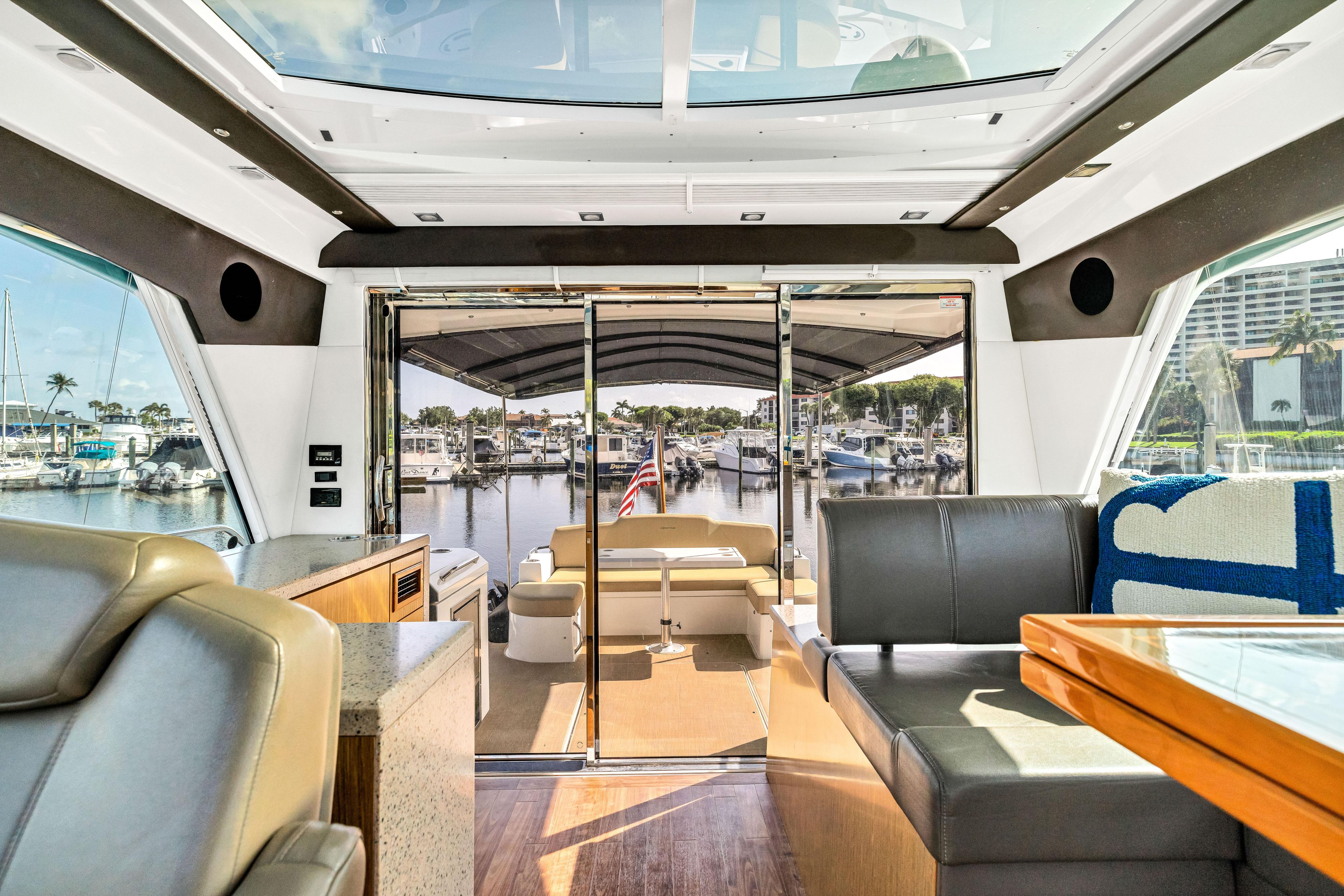 2013 Cruisers Yachts 48 