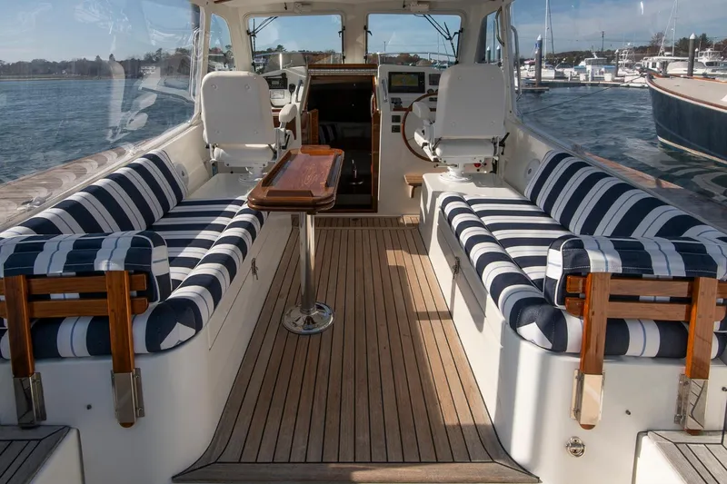 Chessie Yacht Photos Pics 