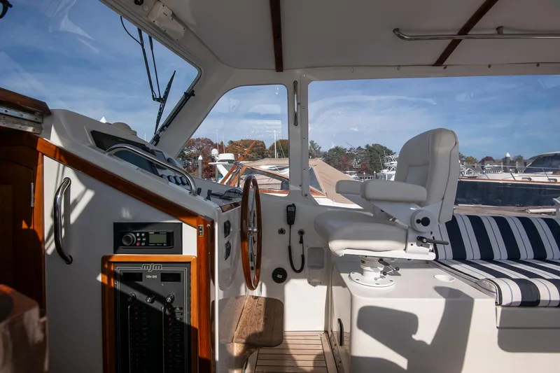 Chessie Yacht Photos Pics 