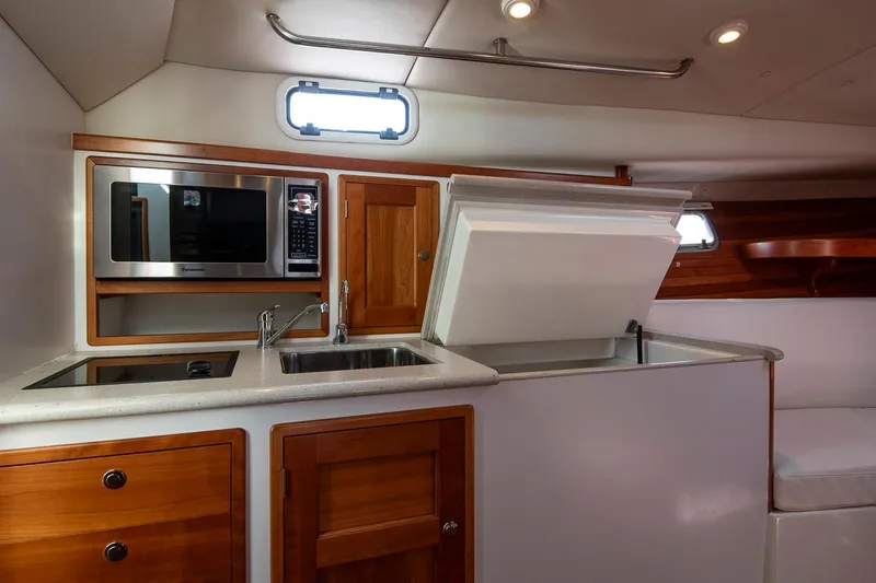 Chessie Yacht Photos Pics 