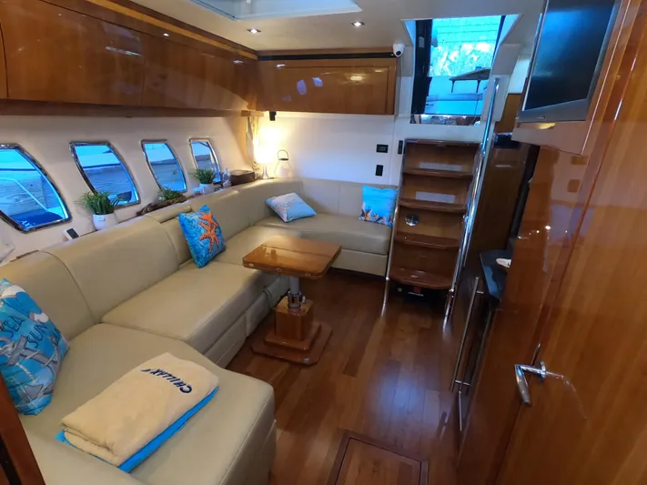 Chillaxin Yacht Photos Pics 