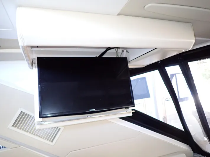 Chillaxin Yacht Photos Pics 