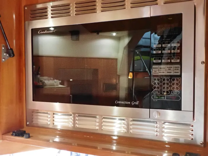 Chillaxin Yacht Photos Pics 