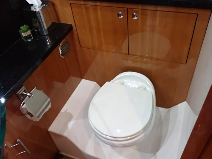 Chillaxin Yacht Photos Pics 