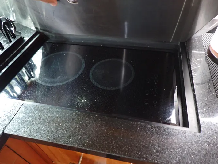 Chillaxin Yacht Photos Pics 