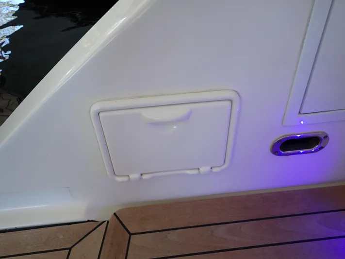 Chillaxin Yacht Photos Pics 