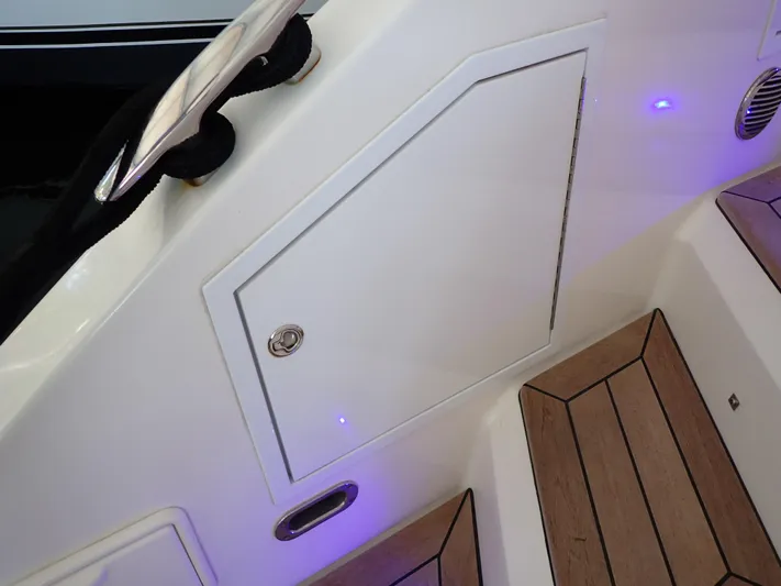 Chillaxin Yacht Photos Pics 