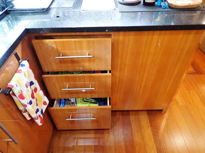 Chillaxin Yacht Photos Pics 