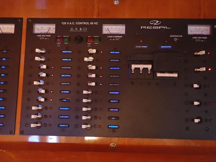 Chillaxin Yacht Photos Pics 