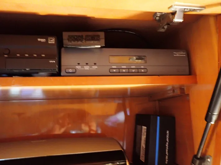 Chillaxin Yacht Photos Pics 