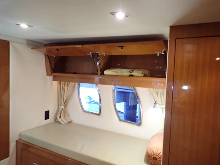 Chillaxin Yacht Photos Pics 