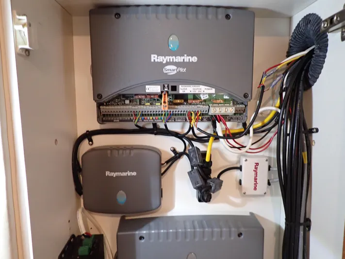 Chillaxin Yacht Photos Pics 