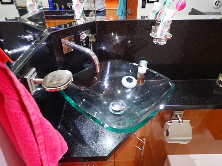 Chillaxin Yacht Photos Pics 