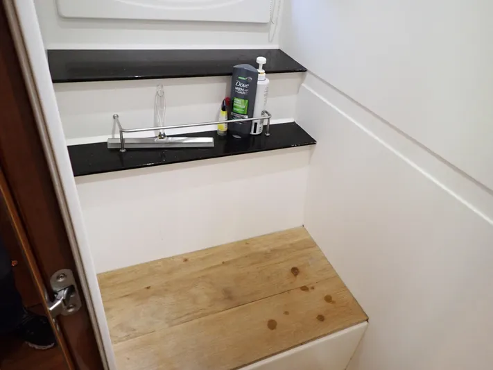 Chillaxin Yacht Photos Pics 