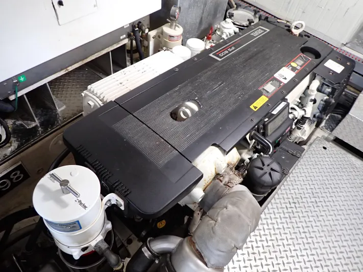 Chillaxin Yacht Photos Pics 