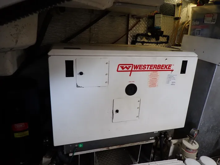 Chillaxin Yacht Photos Pics 