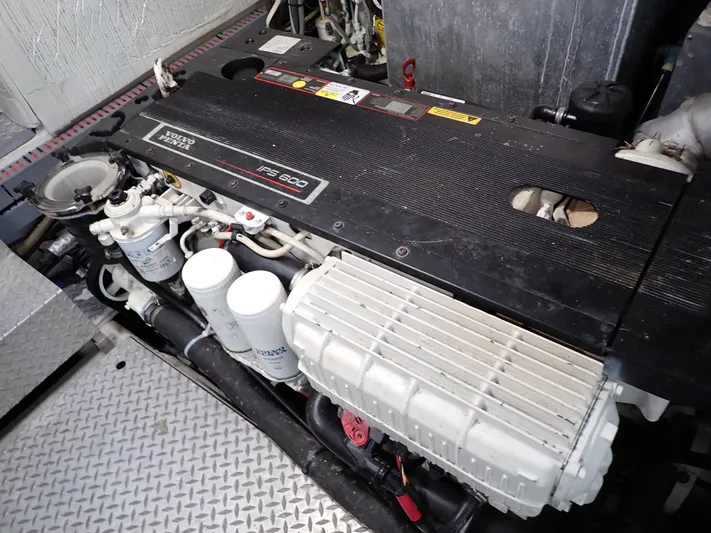 Chillaxin Yacht Photos Pics 