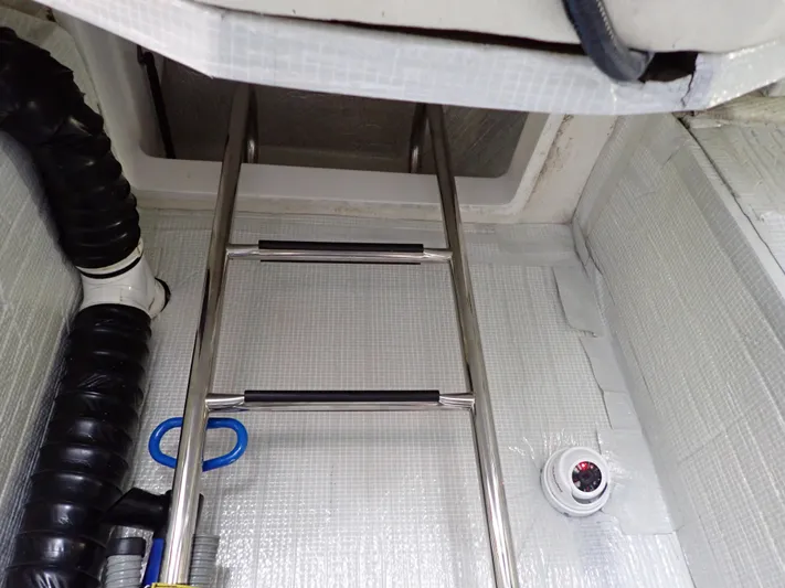 Chillaxin Yacht Photos Pics 