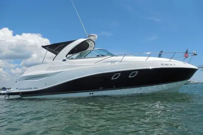 Rinker 310 Express Cruiser
