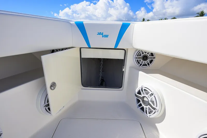  Yacht Photos Pics 2008 SeaVee 39b boat anchor compartment with speakers and open hatch.