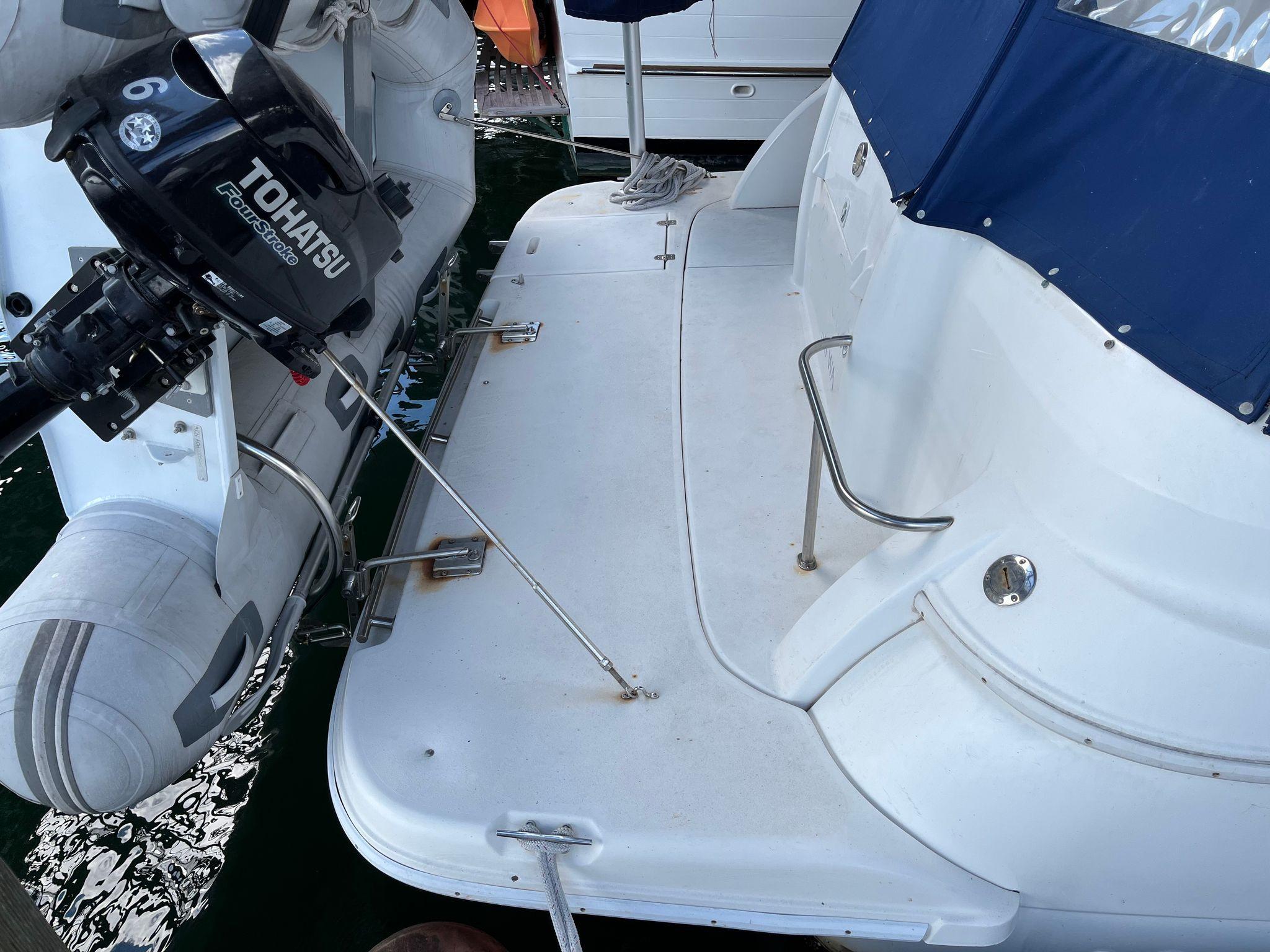 1999 Cruisers Yachts 3075 Rogue Power Cruiser Cruiser for sale YachtWorld