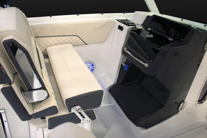  Yacht Photos Pics Manufacturer Provided Image